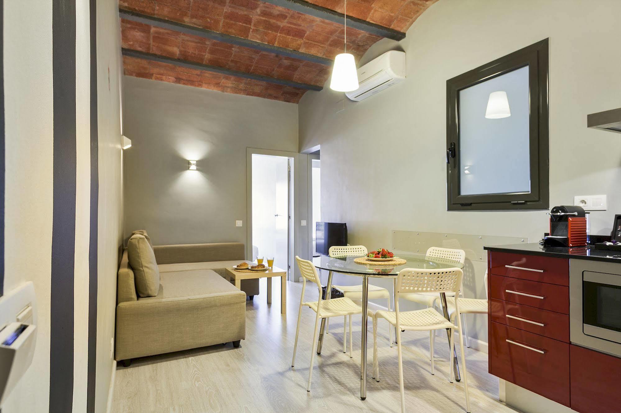 Fira Apartments By Gaiarooms Barcelona Exterior foto